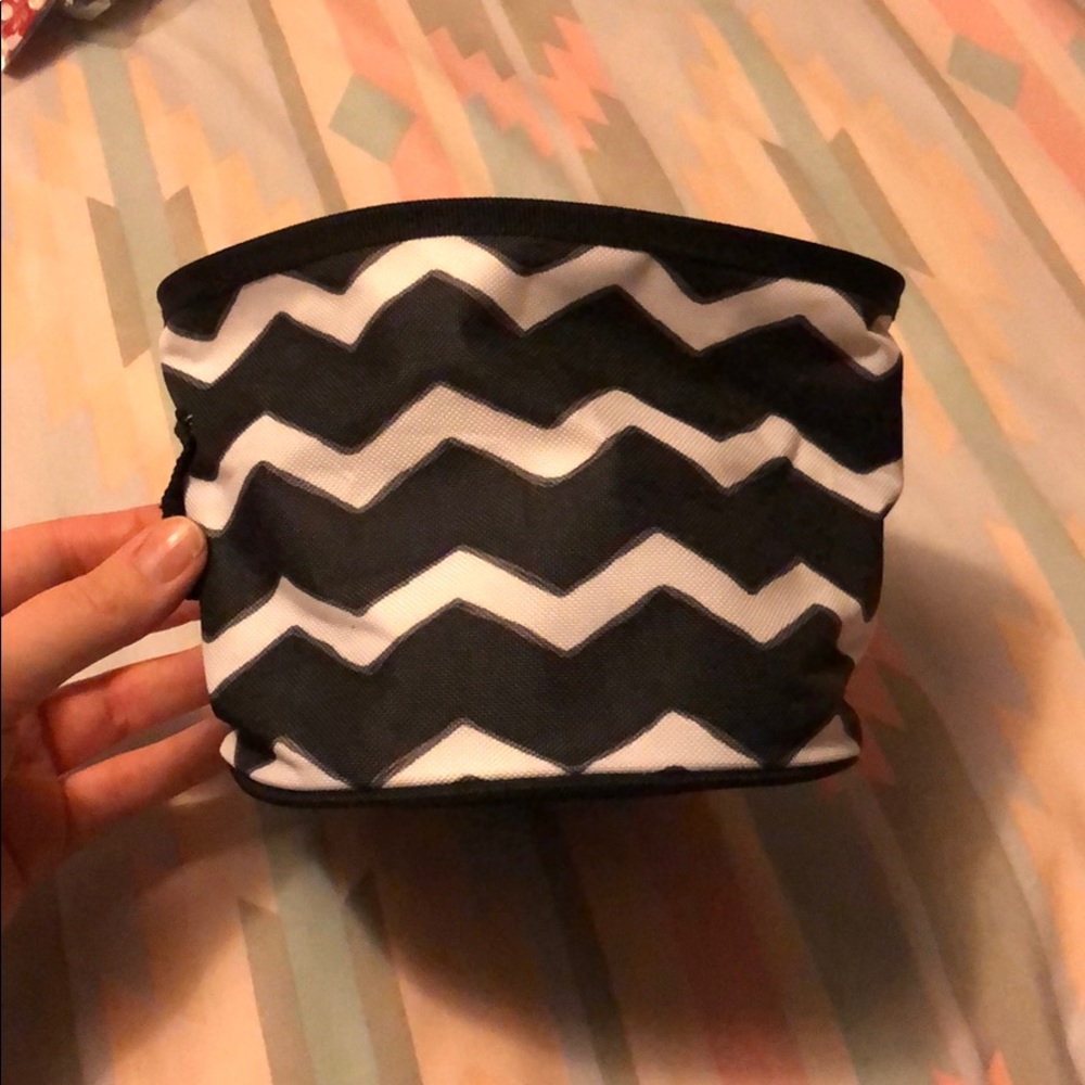 Thirty one oh snap bin